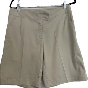 Nike Golf Dri Fit Women’s Beige Bermuda Shorts Size M
